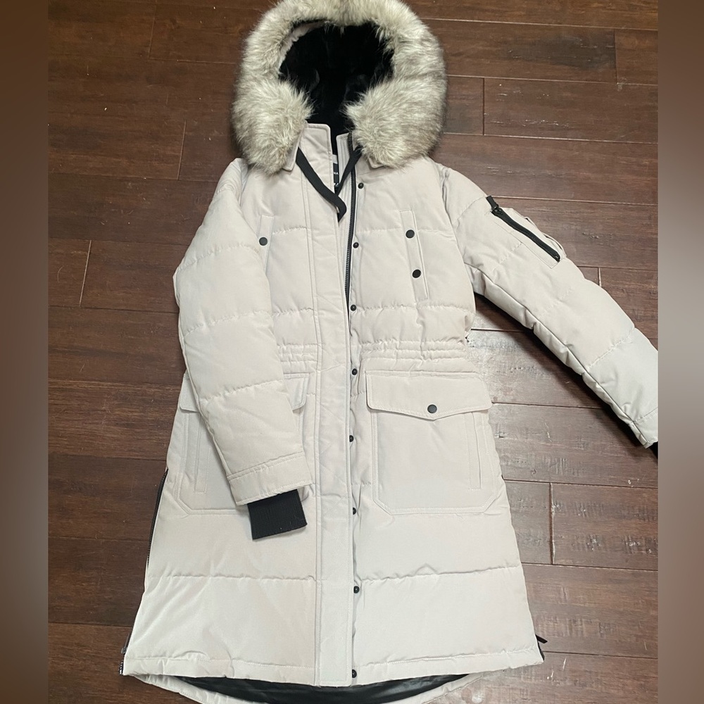 Womens BCBGAzria long winter jacket light grey small